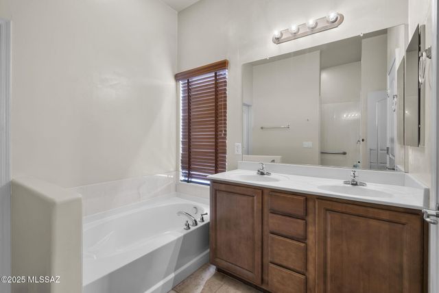 1096 Vista De Los Alamos, Rio Rico, AZ 85648