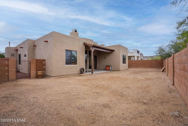 1096 Vista De Los Alamos, Rio Rico, AZ 85648