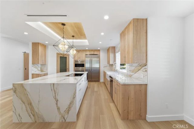 19510 Merridy, Northridge, CA 91324