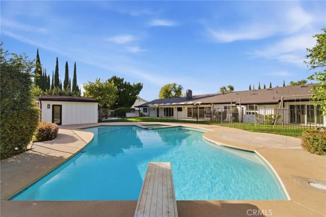 19510 Merridy, Northridge, CA 91324