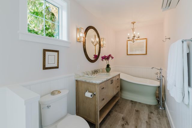 113 N Beach Road, Jupiter Island, FL 33455