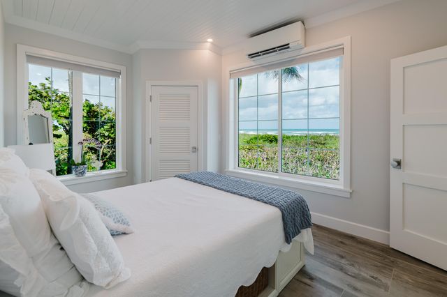 113 N Beach Road, Jupiter Island, FL 33455