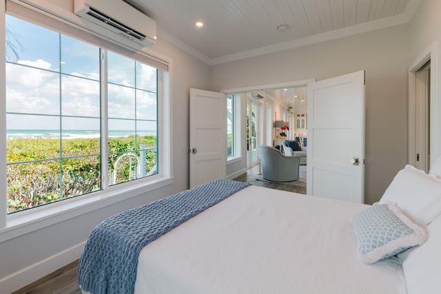 113 N Beach Road, Jupiter Island, FL 33455