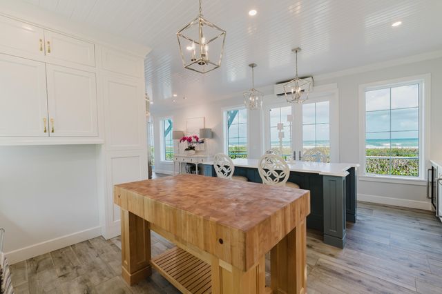 113 N Beach Road, Jupiter Island, FL 33455