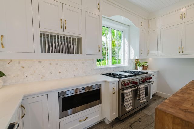 113 N Beach Road, Jupiter Island, FL 33455