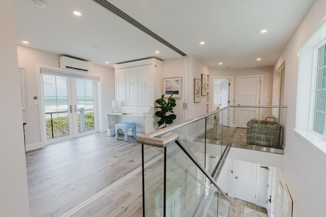 113 N Beach Road, Jupiter Island, FL 33455