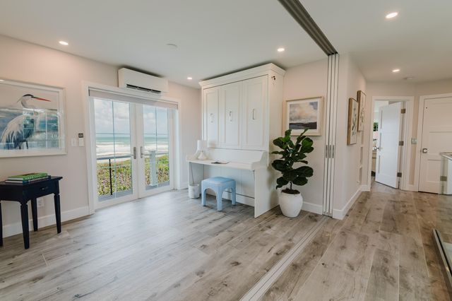 113 N Beach Road, Jupiter Island, FL 33455