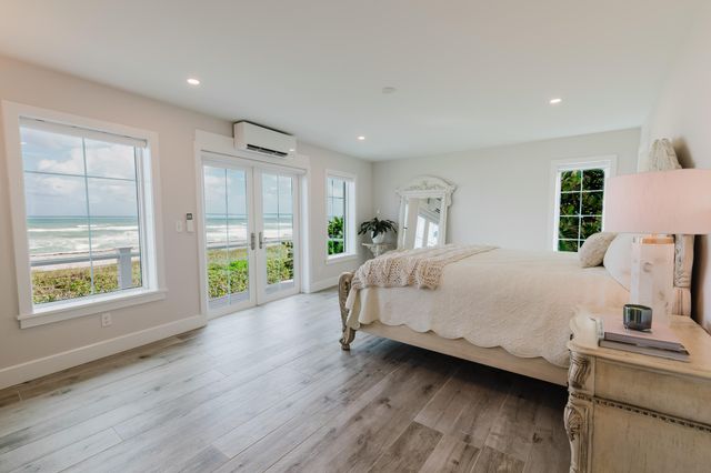 113 N Beach Road, Jupiter Island, FL 33455