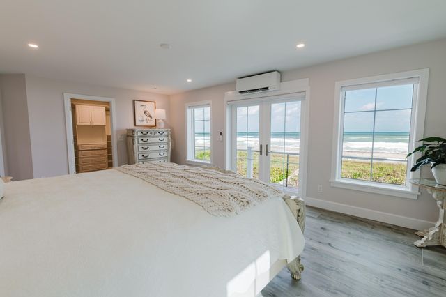 113 N Beach Road, Jupiter Island, FL 33455