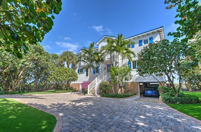 113 N Beach Road, Jupiter Island, FL 33455