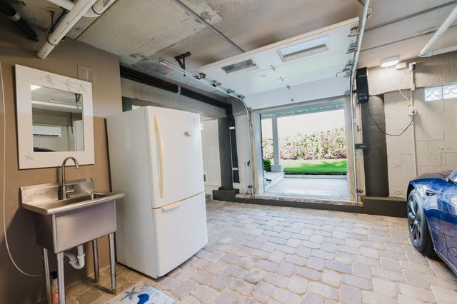 113 N Beach Road, Jupiter Island, FL 33455