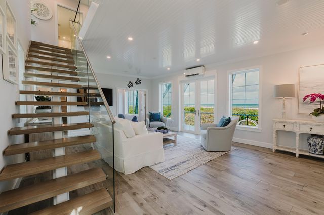 113 N Beach Road, Jupiter Island, FL 33455