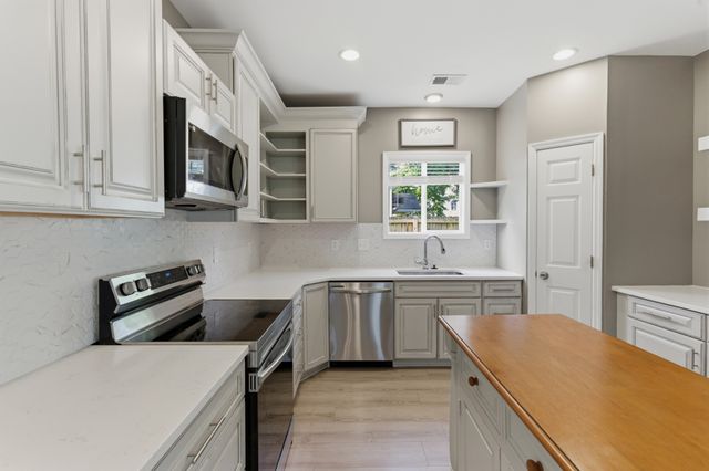 204 Richardson Ave, Murfreesboro, TN 37130