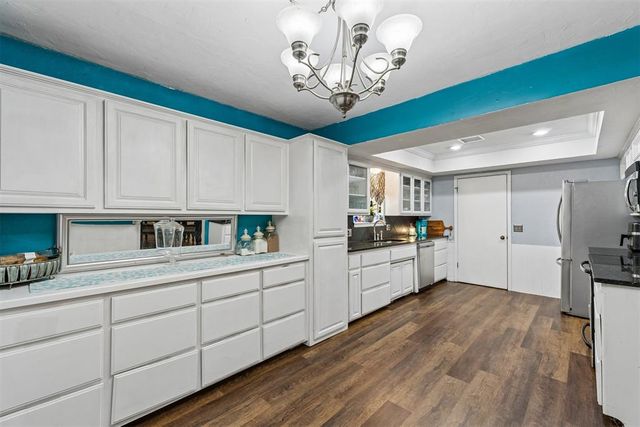 9809 S Country Club Drive, Oklahoma City, OK 73159