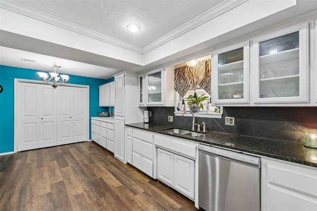 9809 S Country Club Drive, Oklahoma City, OK 73159