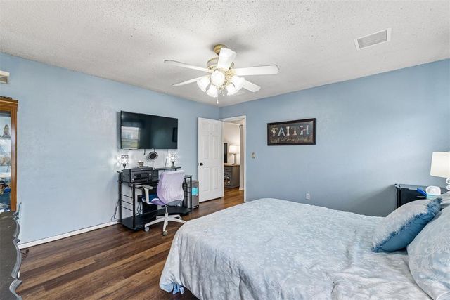 9809 S Country Club Drive, Oklahoma City, OK 73159