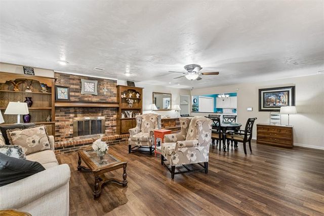 9809 S Country Club Drive, Oklahoma City, OK 73159