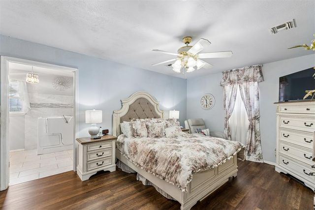 9809 S Country Club Drive, Oklahoma City, OK 73159