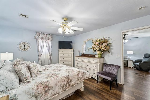 9809 S Country Club Drive, Oklahoma City, OK 73159