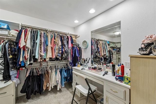9809 S Country Club Drive, Oklahoma City, OK 73159