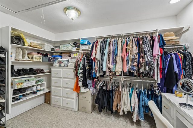 9809 S Country Club Drive, Oklahoma City, OK 73159