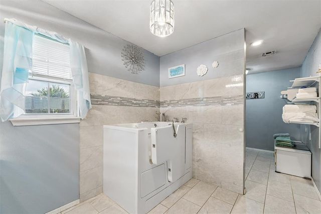 9809 S Country Club Drive, Oklahoma City, OK 73159
