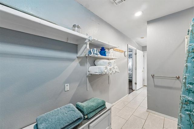 9809 S Country Club Drive, Oklahoma City, OK 73159