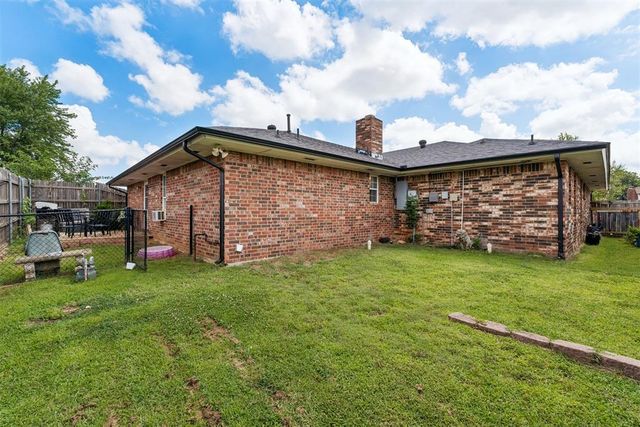 9809 S Country Club Drive, Oklahoma City, OK 73159