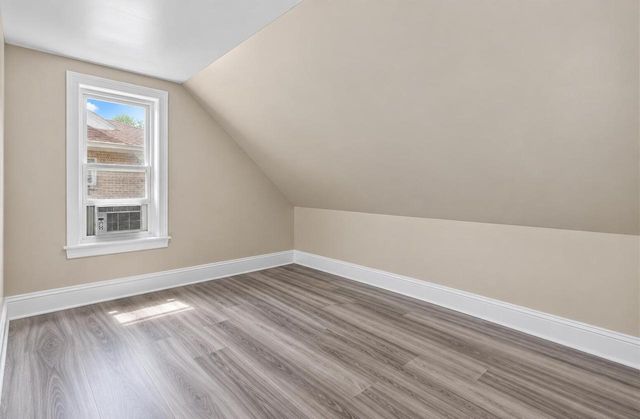 806 W Lapham BOULEVARD, Milwaukee, WI 53204