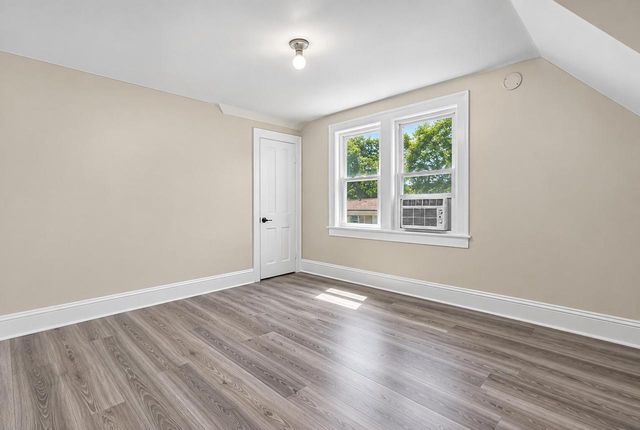 806 W Lapham BOULEVARD, Milwaukee, WI 53204