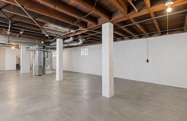 806 W Lapham BOULEVARD, Milwaukee, WI 53204