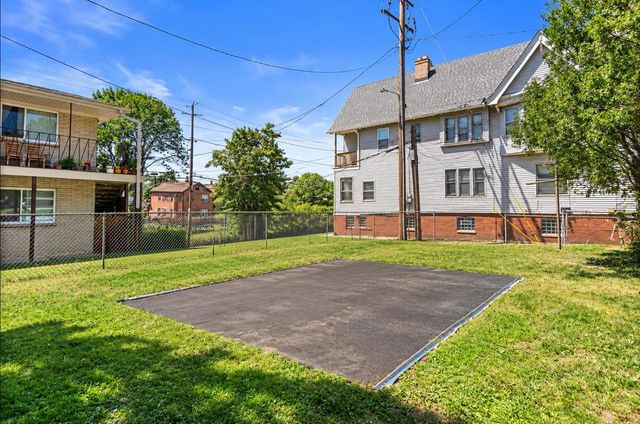 806 W Lapham BOULEVARD, Milwaukee, WI 53204