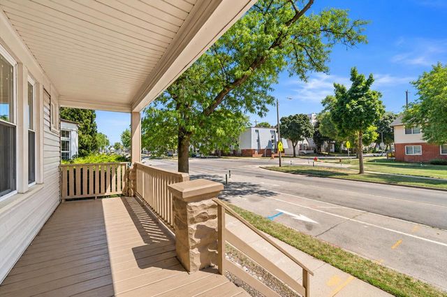 806 W Lapham BOULEVARD, Milwaukee, WI 53204