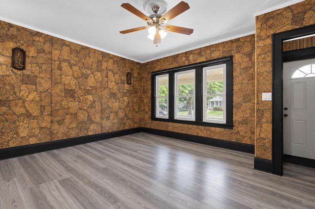 806 W Lapham BOULEVARD, Milwaukee, WI 53204