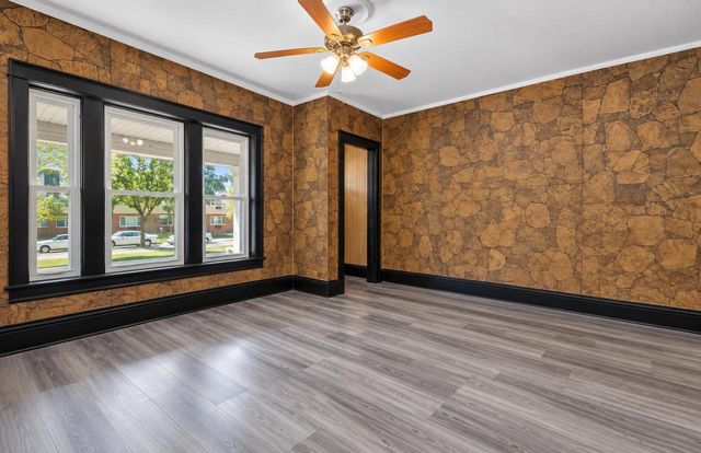 806 W Lapham BOULEVARD, Milwaukee, WI 53204