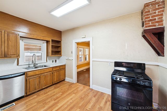 1109 E 9th Street, Okmulgee, OK 74447