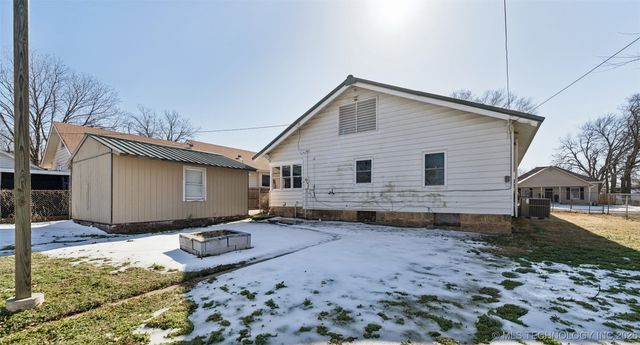 1109 E 9th Street, Okmulgee, OK 74447