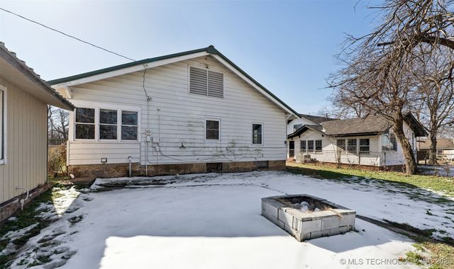 1109 E 9th Street, Okmulgee, OK 74447