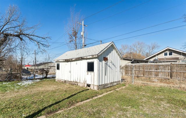 1109 E 9th Street, Okmulgee, OK 74447