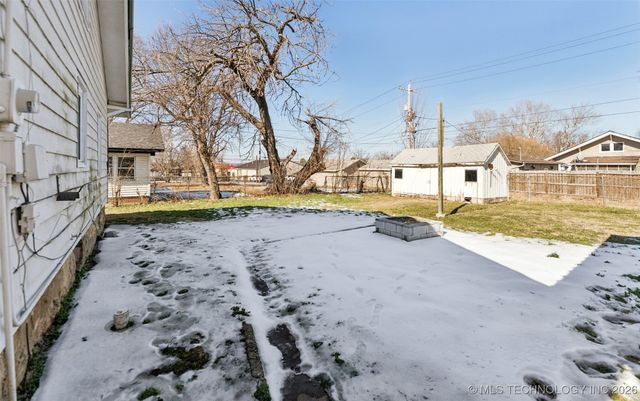 1109 E 9th Street, Okmulgee, OK 74447