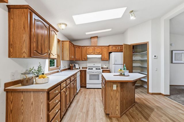 1534 Larpenteur Avenue E, Saint Paul, MN 55109