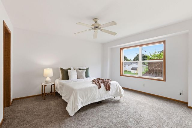 1534 Larpenteur Avenue E, Saint Paul, MN 55109