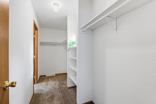1534 Larpenteur Avenue E, Saint Paul, MN 55109