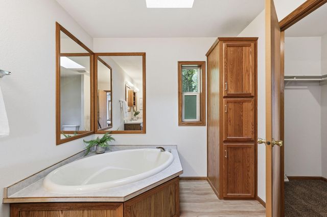 1534 Larpenteur Avenue E, Saint Paul, MN 55109