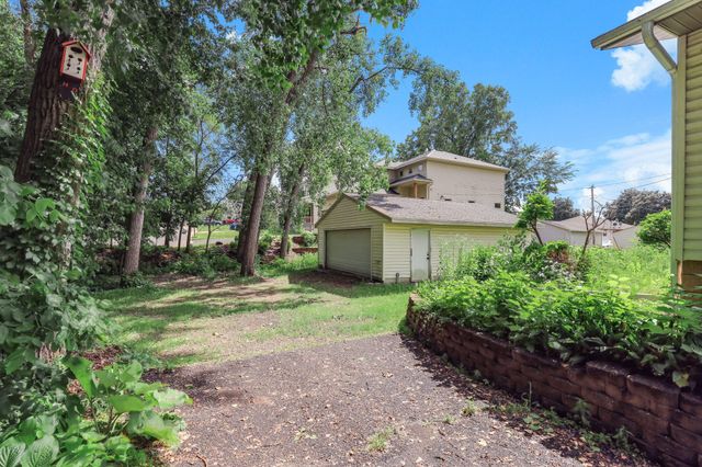 1534 Larpenteur Avenue E, Saint Paul, MN 55109