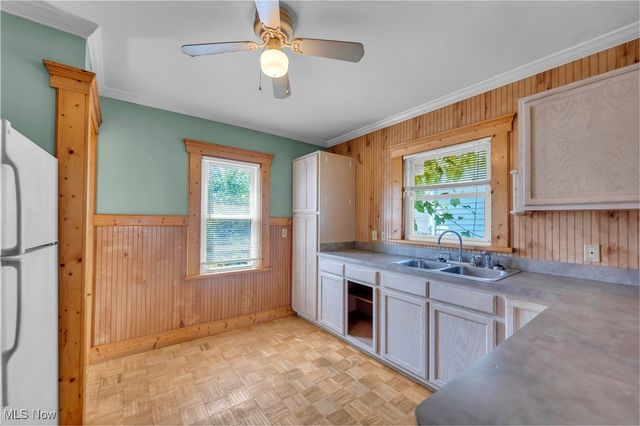 19716 Mohawk Avenue, Cleveland, OH 44119