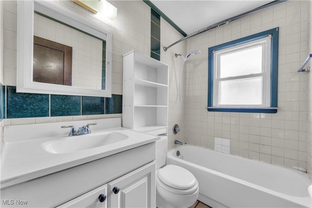 19716 Mohawk Avenue, Cleveland, OH 44119