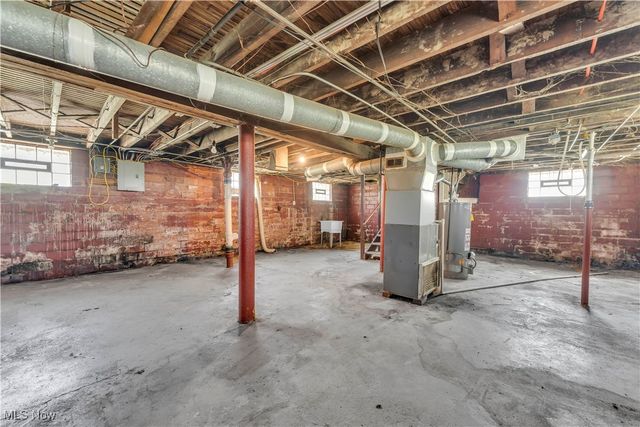 19716 Mohawk Avenue, Cleveland, OH 44119