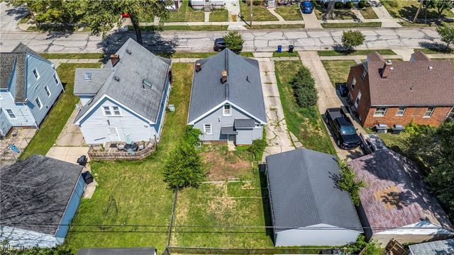 19716 Mohawk Avenue, Cleveland, OH 44119