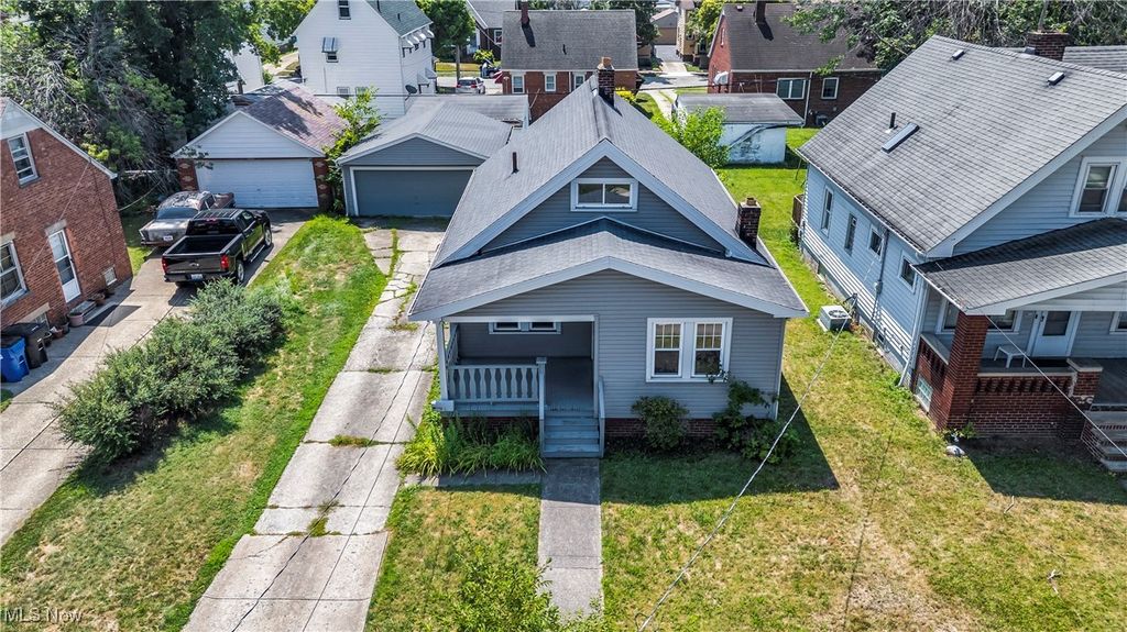 19716 Mohawk Avenue, Cleveland, OH 44119